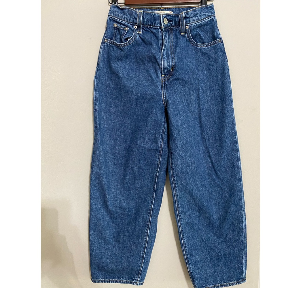 Used Levi’s Balloon Leg Jeans Size 25